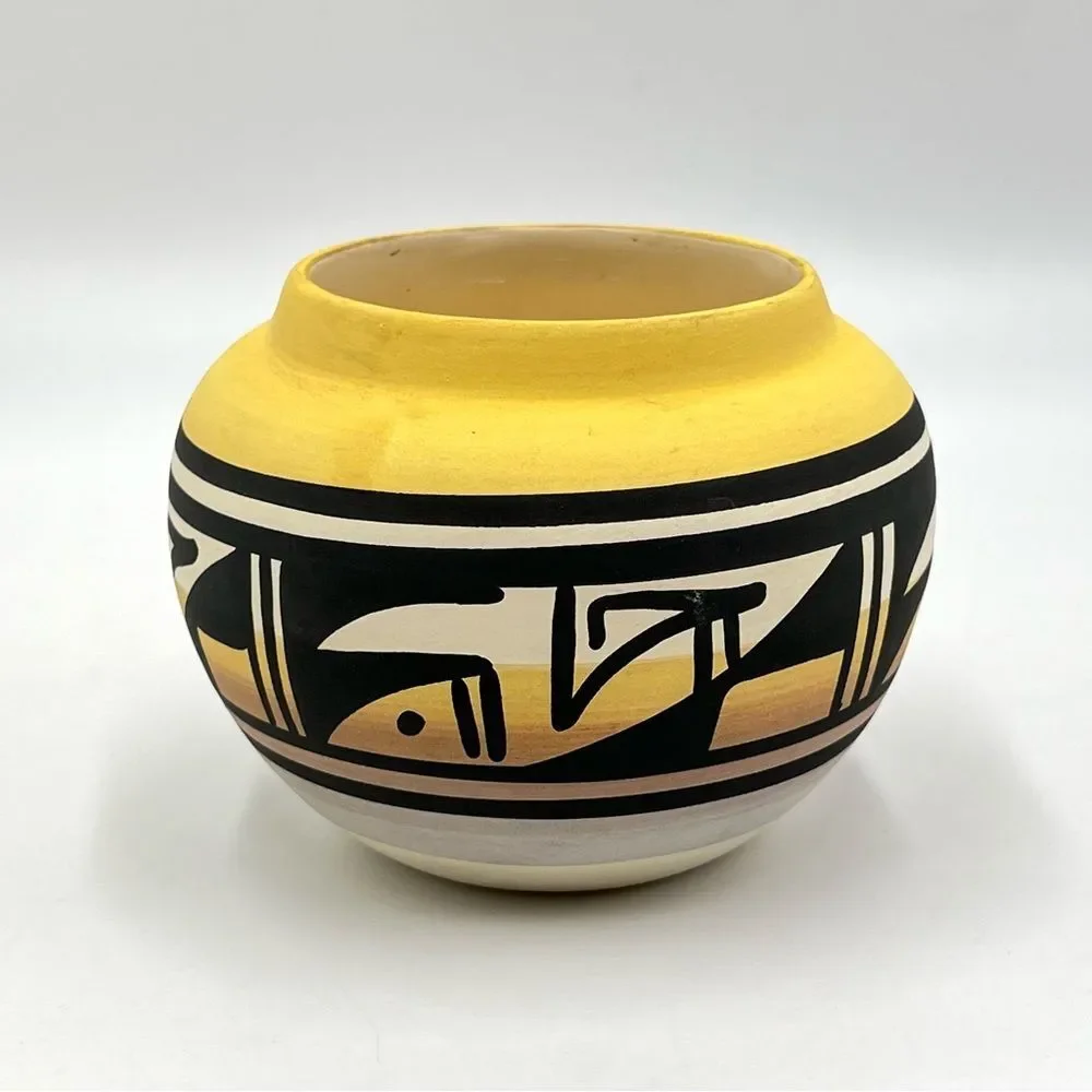 Vintage Lee USA Navajo Black White Yellow Bird Pottery Bowl Pot Vase Mesa Verde - Picture 4 of 9